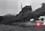 Standbild brennendes Schiff aus New Jersey Küste Atlantic Ocean off New Jersey USA, 1942, aus Sekunde 39 historischem Filmmaterial Videoclip 65675035892