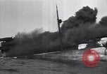 Standbild brennendes Schiff aus New Jersey Küste Atlantic Ocean off New Jersey USA, 1942, aus Sekunde 40 historischem Filmmaterial Videoclip 65675035892