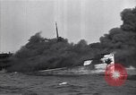 Standbild brennendes Schiff aus New Jersey Küste Atlantic Ocean off New Jersey USA, 1942, aus Sekunde 42 historischem Filmmaterial Videoclip 65675035892