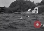 Standbild brennendes Schiff aus New Jersey Küste Atlantic Ocean off New Jersey USA, 1942, aus Sekunde 44 historischem Filmmaterial Videoclip 65675035892