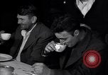 Standbild Küstenwache rettet Überlebende der torpedierten Schiff New Jersey United States USA, 1942, aus Sekunde 31 historischem Filmmaterial Videoclip 65675035893