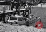 Standbild Küstenwache rettet Überlebende der torpedierten Schiff New Jersey United States USA, 1942, aus Sekunde 47 historischem Filmmaterial Videoclip 65675035893