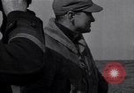 Standbild Küstenwache rettet Überlebende der torpedierten Schiff New Jersey United States USA, 1942, aus Sekunde 62 historischem Filmmaterial Videoclip 65675035893