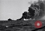 Standbild Untergang brennendes Schiff Atlantic Ocean off New Jersey USA, 1942, aus Sekunde 5 historischem Filmmaterial Videoclip 65675035894