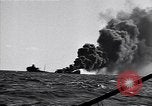 Standbild Untergang brennendes Schiff Atlantic Ocean off New Jersey USA, 1942, aus Sekunde 6 historischem Filmmaterial Videoclip 65675035894