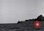 Standbild Untergang brennendes Schiff Atlantic Ocean off New Jersey USA, 1942, aus Sekunde 34 historischem Filmmaterial Videoclip 65675035894