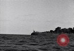 Standbild Untergang brennendes Schiff Atlantic Ocean off New Jersey USA, 1942, aus Sekunde 38 historischem Filmmaterial Videoclip 65675035894