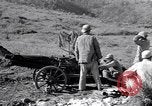 Standbild Kuomintang (KMT) gunners Feuer Feld Artillerie und mörser auf Japanisch China, 1944, aus Sekunde 8 historischem Filmmaterial Videoclip 65675035896