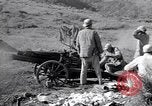 Standbild Kuomintang (KMT) gunners Feuer Feld Artillerie und mörser auf Japanisch China, 1944, aus Sekunde 9 historischem Filmmaterial Videoclip 65675035896