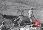 Standbild Kuomintang (KMT) gunners Feuer Feld Artillerie und mörser auf Japanisch China, 1944, aus Sekunde 17 historischem Filmmaterial Videoclip 65675035896