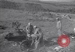Standbild Kuomintang (KMT) gunners Feuer Feld Artillerie und mörser auf Japanisch China, 1944, aus Sekunde 20 historischem Filmmaterial Videoclip 65675035896