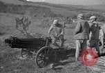 Standbild Kuomintang (KMT) gunners Feuer Feld Artillerie und mörser auf Japanisch China, 1944, aus Sekunde 25 historischem Filmmaterial Videoclip 65675035896