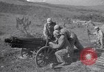 Standbild Kuomintang (KMT) gunners Feuer Feld Artillerie und mörser auf Japanisch China, 1944, aus Sekunde 27 historischem Filmmaterial Videoclip 65675035896