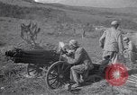 Standbild Kuomintang (KMT) gunners Feuer Feld Artillerie und mörser auf Japanisch China, 1944, aus Sekunde 28 historischem Filmmaterial Videoclip 65675035896