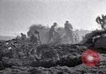Standbild Kuomintang (KMT) gunners Feuer Feld Artillerie und mörser auf Japanisch China, 1944, aus Sekunde 34 historischem Filmmaterial Videoclip 65675035896