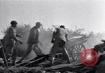 Standbild Kuomintang (KMT) gunners Feuer Feld Artillerie und mörser auf Japanisch China, 1944, aus Sekunde 35 historischem Filmmaterial Videoclip 65675035896