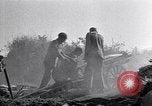 Standbild Kuomintang (KMT) gunners Feuer Feld Artillerie und mörser auf Japanisch China, 1944, aus Sekunde 36 historischem Filmmaterial Videoclip 65675035896