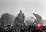 Standbild Kuomintang (KMT) gunners Feuer Feld Artillerie und mörser auf Japanisch China, 1944, aus Sekunde 41 historischem Filmmaterial Videoclip 65675035896
