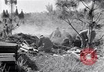 Standbild Kuomintang (KMT) gunners Feuer Feld Artillerie und mörser auf Japanisch China, 1944, aus Sekunde 45 historischem Filmmaterial Videoclip 65675035896