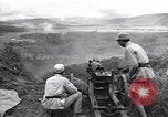 Standbild Kuomintang (KMT) gunners Feuer Feld Artillerie und mörser auf Japanisch China, 1944, aus Sekunde 54 historischem Filmmaterial Videoclip 65675035896