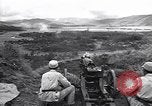 Standbild Kuomintang (KMT) gunners Feuer Feld Artillerie und mörser auf Japanisch China, 1944, aus Sekunde 57 historischem Filmmaterial Videoclip 65675035896