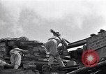 Immagine di KMT cinese di impegnare le truppe giapponesi a Teng-Chung nella provincia dello Yunnan Cina, 1944, secondo 11 filmato di repertorio 65675035897