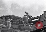 Immagine di KMT cinese di impegnare le truppe giapponesi a Teng-Chung nella provincia dello Yunnan Cina, 1944, secondo 14 filmato di repertorio 65675035897