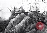 Immagine di KMT cinese di impegnare le truppe giapponesi a Teng-Chung nella provincia dello Yunnan Cina, 1944, secondo 29 filmato di repertorio 65675035897