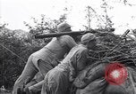 Immagine di KMT cinese di impegnare le truppe giapponesi a Teng-Chung nella provincia dello Yunnan Cina, 1944, secondo 33 filmato di repertorio 65675035897