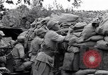 Immagine di KMT cinese di impegnare le truppe giapponesi a Teng-Chung nella provincia dello Yunnan Cina, 1944, secondo 43 filmato di repertorio 65675035897