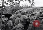 Immagine di KMT cinese di impegnare le truppe giapponesi a Teng-Chung nella provincia dello Yunnan Cina, 1944, secondo 47 filmato di repertorio 65675035897