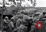 Immagine di KMT cinese di impegnare le truppe giapponesi a Teng-Chung nella provincia dello Yunnan Cina, 1944, secondo 48 filmato di repertorio 65675035897