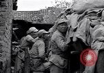 Immagine di KMT cinese di impegnare le truppe giapponesi a Teng-Chung nella provincia dello Yunnan Cina, 1944, secondo 51 filmato di repertorio 65675035897