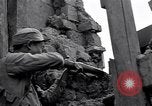 Immagine di KMT cinese di impegnare le truppe giapponesi a Teng-Chung nella provincia dello Yunnan Cina, 1944, secondo 61 filmato di repertorio 65675035897
