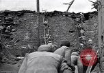 Standbild Chinesischen Nationalistischen Kuomintang (KMT) Kräfte Tengchong eingeben China, 1944, aus Sekunde 55 historischem Filmmaterial Videoclip 65675035898