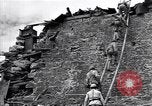 Standbild Chinesischen Nationalistischen Kuomintang (KMT) Kräfte Tengchong eingeben China, 1944, aus Sekunde 58 historischem Filmmaterial Videoclip 65675035898