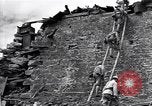 Standbild Chinesischen Nationalistischen Kuomintang (KMT) Kräfte Tengchong eingeben China, 1944, aus Sekunde 60 historischem Filmmaterial Videoclip 65675035898