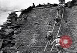 Standbild Chinesischen Nationalistischen Kuomintang (KMT) Kräfte Tengchong eingeben China, 1944, aus Sekunde 61 historischem Filmmaterial Videoclip 65675035898