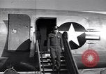 Immagine di US Air Force Officer Atene GRECIA, 1947, secondo 7 filmato di repertorio 65675035903