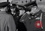 Immagine di US Air Force Officer Atene GRECIA, 1947, secondo 16 filmato di repertorio 65675035903