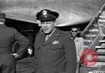 Immagine di US Air Force Officer Atene GRECIA, 1947, secondo 17 filmato di repertorio 65675035903