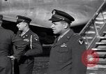 Immagine di US Air Force Officer Atene GRECIA, 1947, secondo 19 filmato di repertorio 65675035903