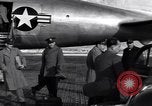 Immagine di US Air Force Officer Atene GRECIA, 1947, secondo 27 filmato di repertorio 65675035903