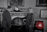 Standbild Präsident Truman und Gen George Marshall C Washington DC USA, 1947, aus Sekunde 21 historischem Filmmaterial Videoclip 65675035905