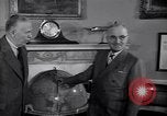 Standbild Präsident Truman und Gen George Marshall C Washington DC USA, 1947, aus Sekunde 42 historischem Filmmaterial Videoclip 65675035905