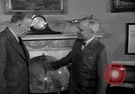 Standbild Präsident Truman und Gen George Marshall C Washington DC USA, 1947, aus Sekunde 47 historischem Filmmaterial Videoclip 65675035905