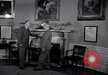 Standbild Präsident Truman und Gen George Marshall C Washington DC USA, 1947, aus Sekunde 54 historischem Filmmaterial Videoclip 65675035905