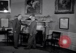 Standbild Präsident Truman und Gen George Marshall C Washington DC USA, 1947, aus Sekunde 56 historischem Filmmaterial Videoclip 65675035905