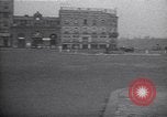 Standbild Autos und Kraftstoffpumpen Frankreich, 1954, aus Sekunde 15 historischem Filmmaterial Videoclip 65675035918