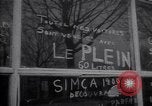Standbild Autos und Kraftstoffpumpen Frankreich, 1954, aus Sekunde 62 historischem Filmmaterial Videoclip 65675035918